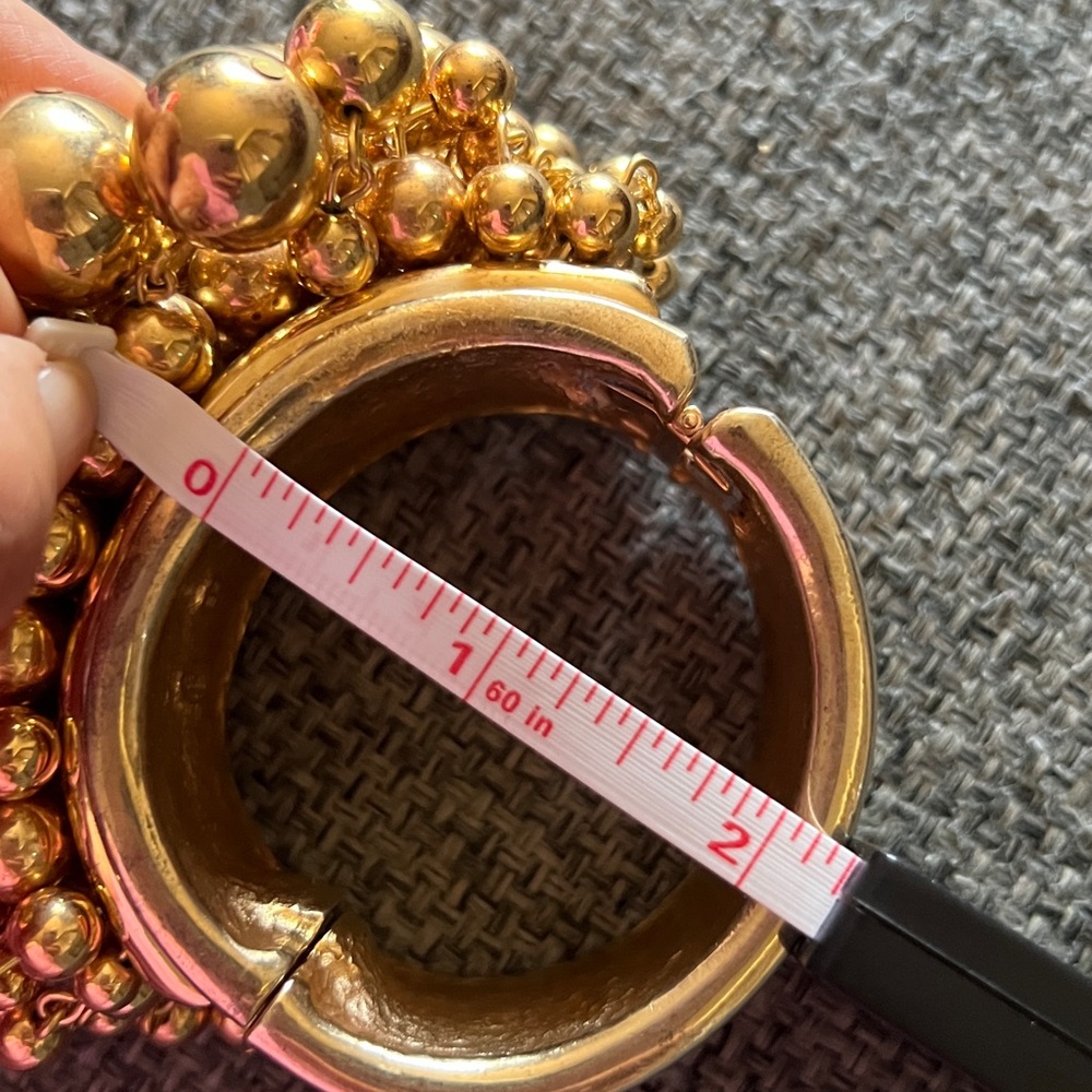 Oscar de La Renta, runway Elegant Gold Beaded Bracelet. - Picture 12 of 14